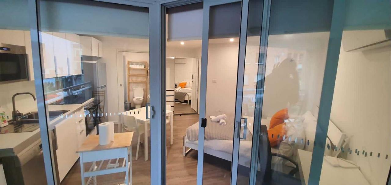 Dana-Cozy Studio With Shared Entry In The City Canberra Bagian luar foto